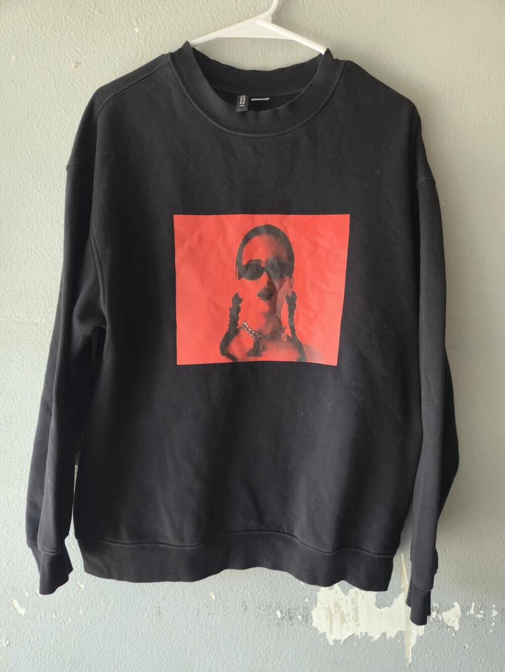 Rosalia Motomami H&M Divided Collection Black Crew Neck Sweatshirt Small